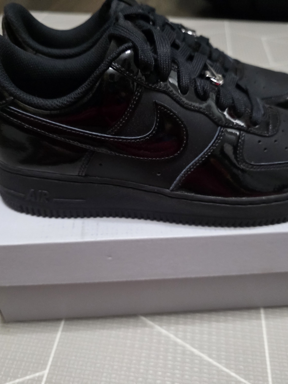 Nike Air Force 1 07' Low Patent Leather Sneaker - Black - Picture 6 of 7